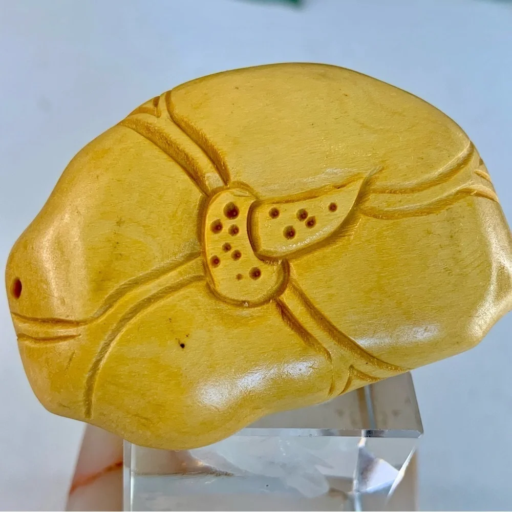 Vintage Boxwood Turtle Leaf Netsuke Animal Figurine Hand Carved Wood Sculpture